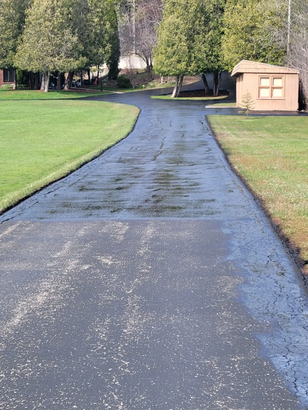 Before and after driveway repair Milton Ontario - Andy's Asphalt Sealing