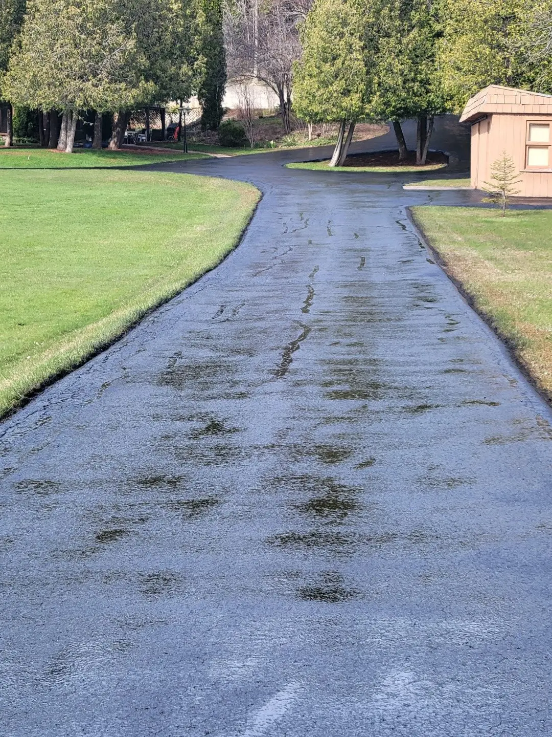 Before and after driveway repair Milton Ontario - Andy's Asphalt Sealing