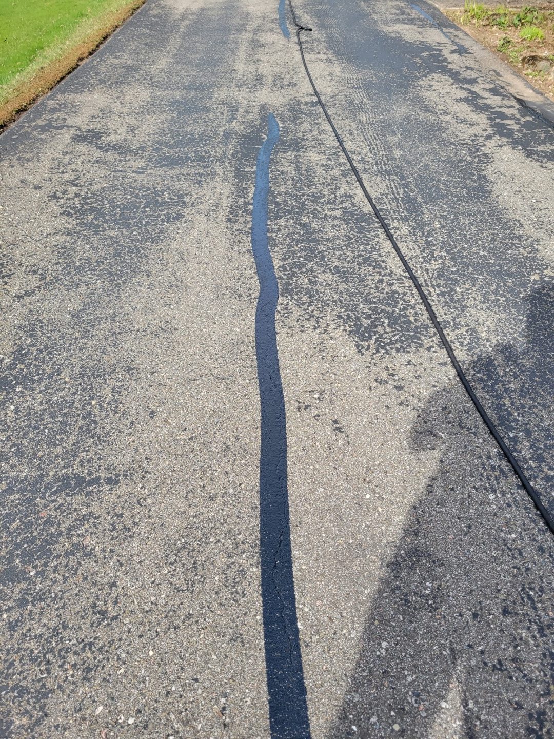 Before and after driveway repair Milton Ontario - Andy's Asphalt Sealing