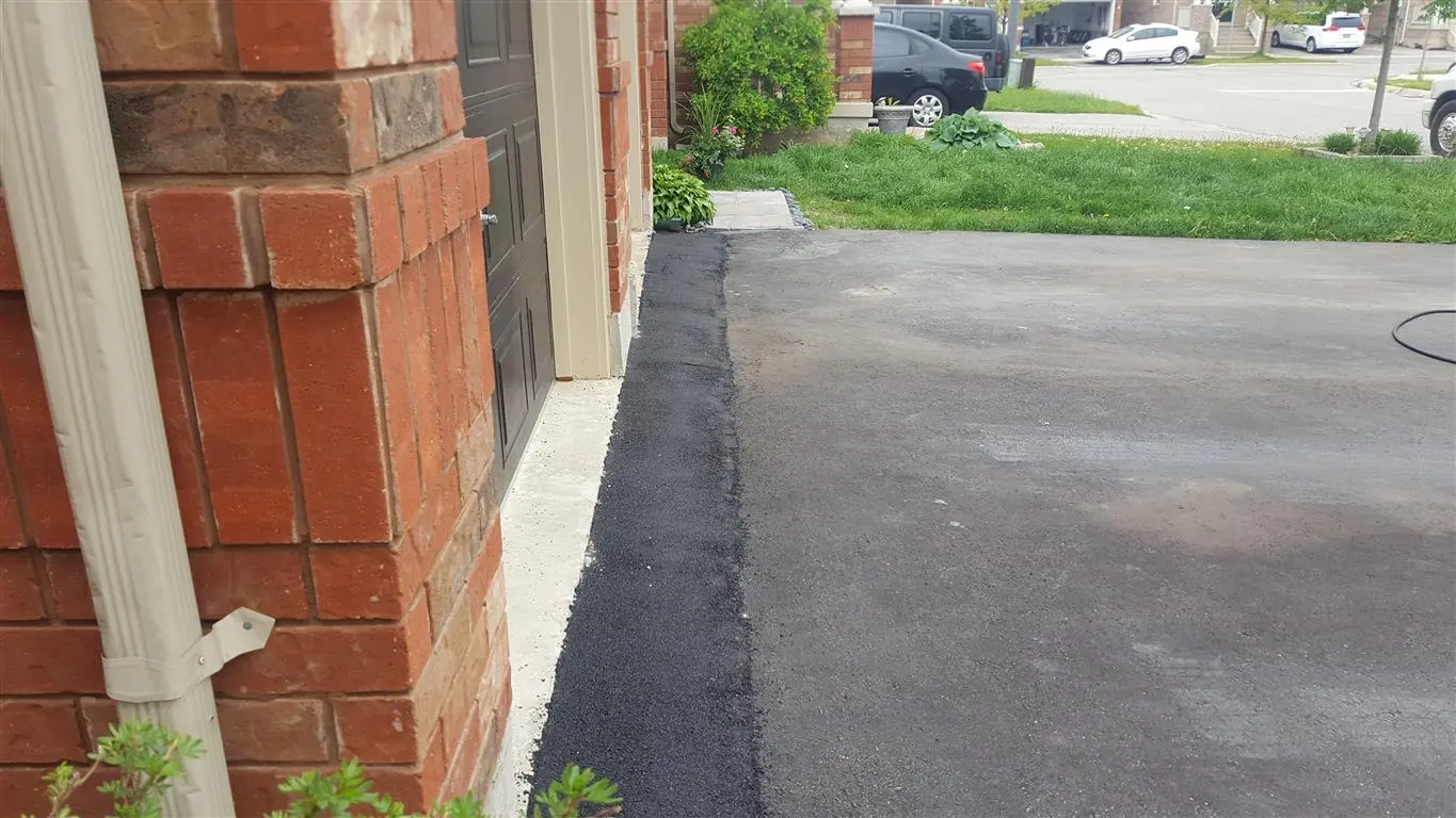 Before and after driveway repair Milton Ontario - Andy's Asphalt Sealing